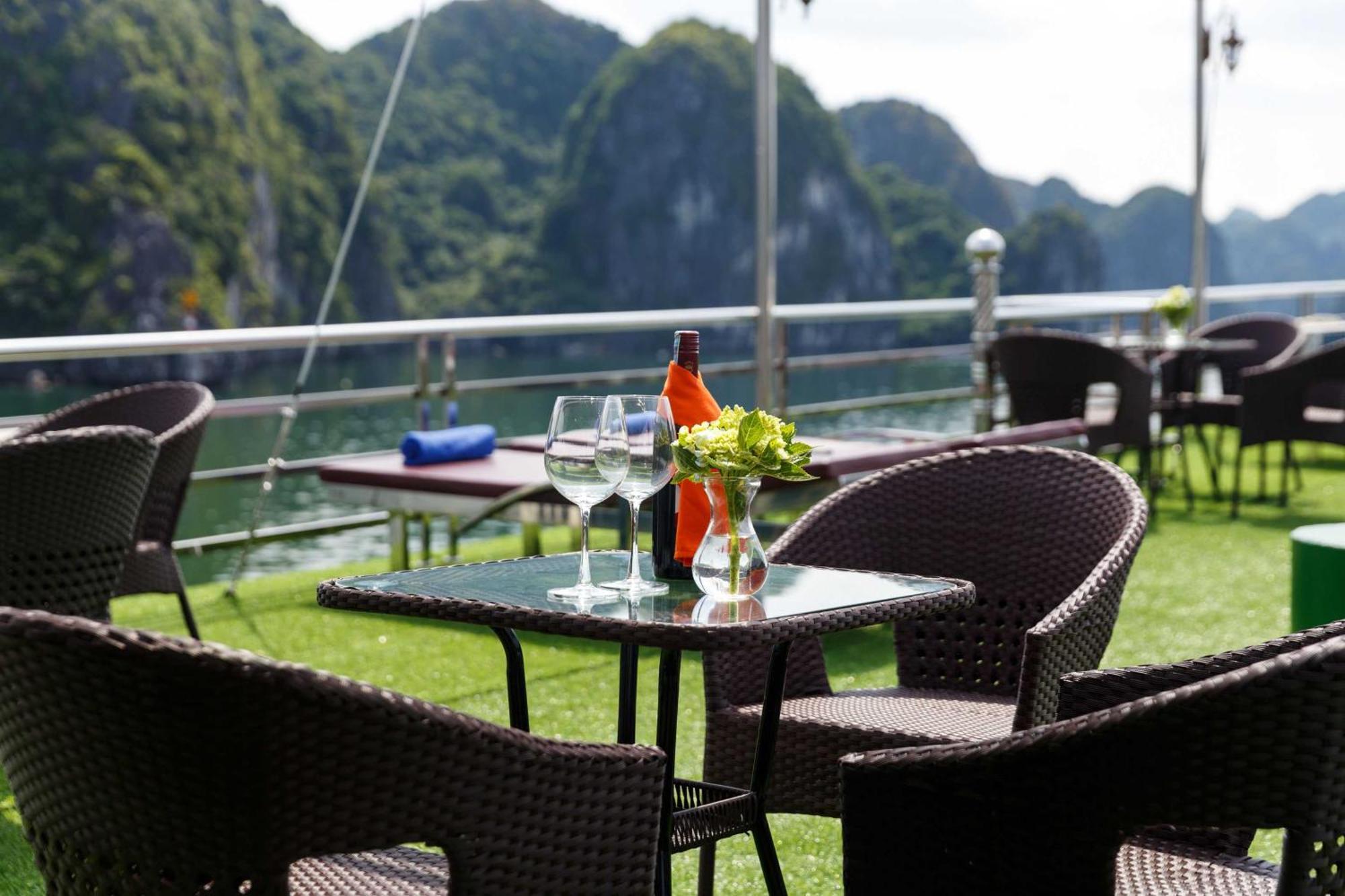 Venezia Boutique Cruises - Catba Island Hotel Chan Chau Kültér fotó
